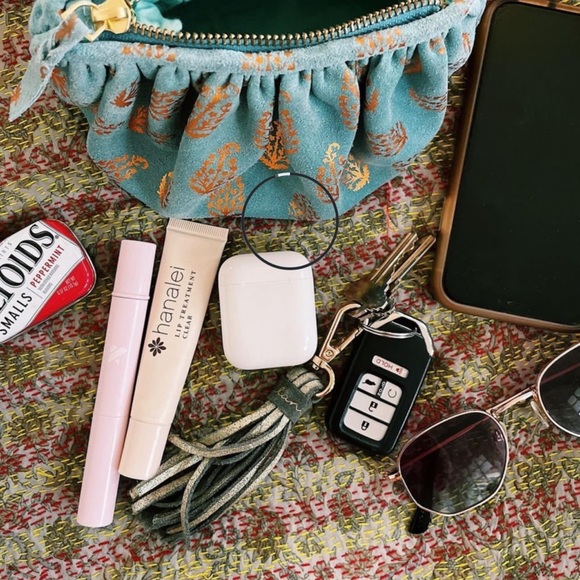 Brown and copper suede puff pouch cosmetic bag by Llani - Picture 5 of 10